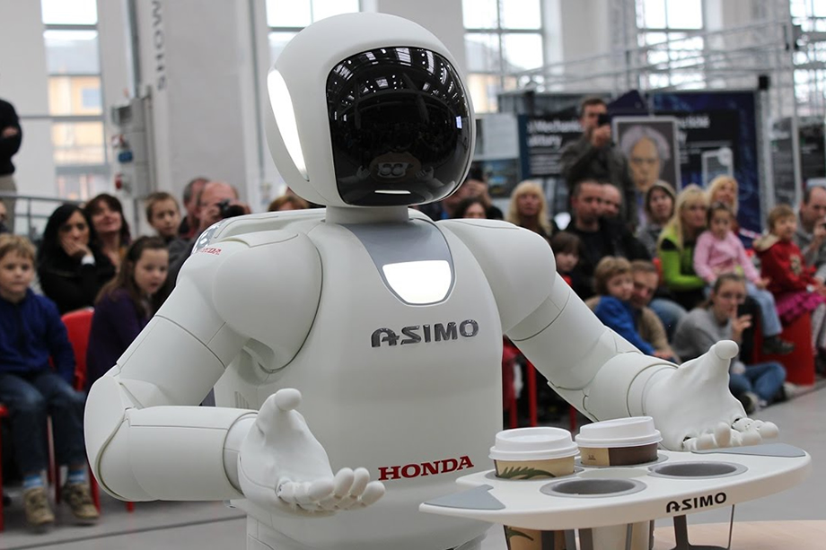 Honda-Asimo bringing koffieHonda-Asimo bringing koffie.jpg